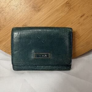 TUMI Vintage Trifold Wallet In green Leather. Pre-owned.